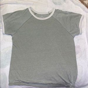 American Eagle tshirt